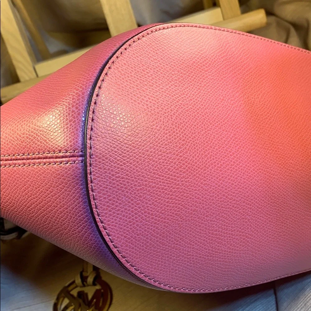 Michael Kors NWOT superb leather tote/shoulder bag